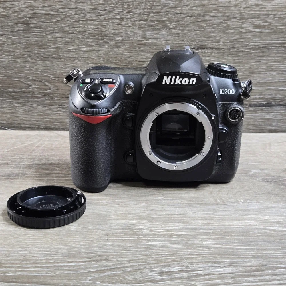 Nikon D200 DSLR Camera Body 2 DX Lenses Phototools Bag Bundle Tested